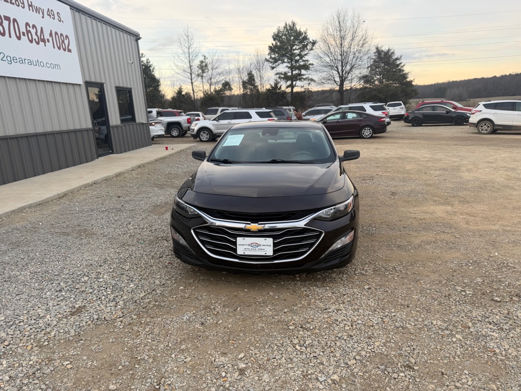 Photo 2 of this CHEVROLET MALIBU