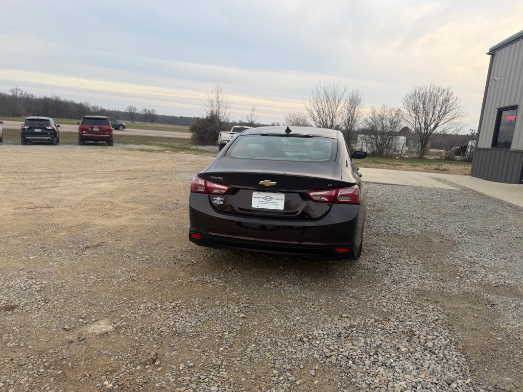 Photo 4 of this CHEVROLET MALIBU