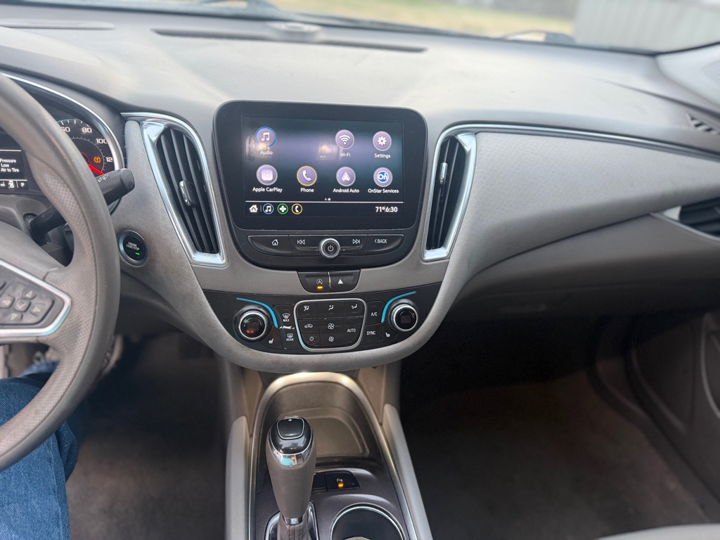 Photo 7 of this CHEVROLET MALIBU