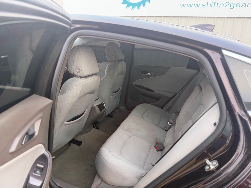 Photo 5 of this CHEVROLET MALIBU