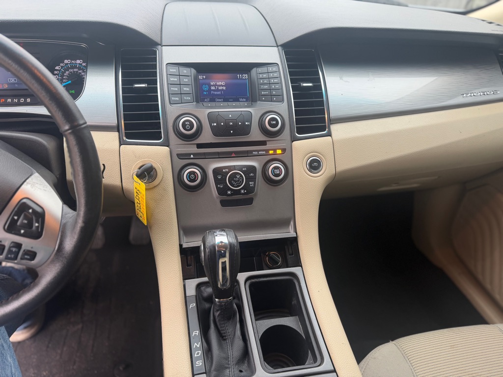 Photo 7 of this FORD TAURUS