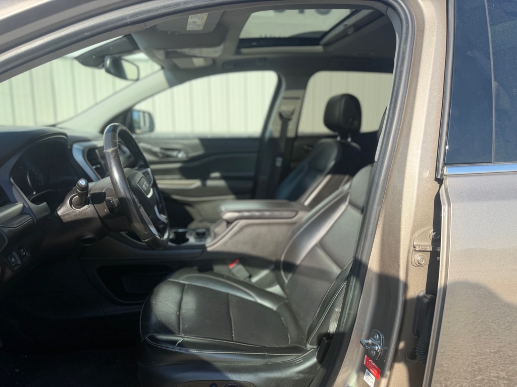 Photo 7 of this GMC ACADIA