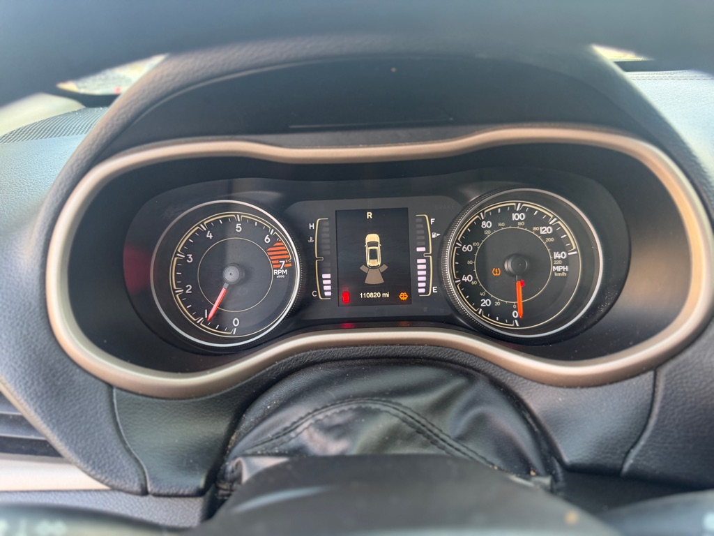 Photo 11 of this JEEP CHEROKEE