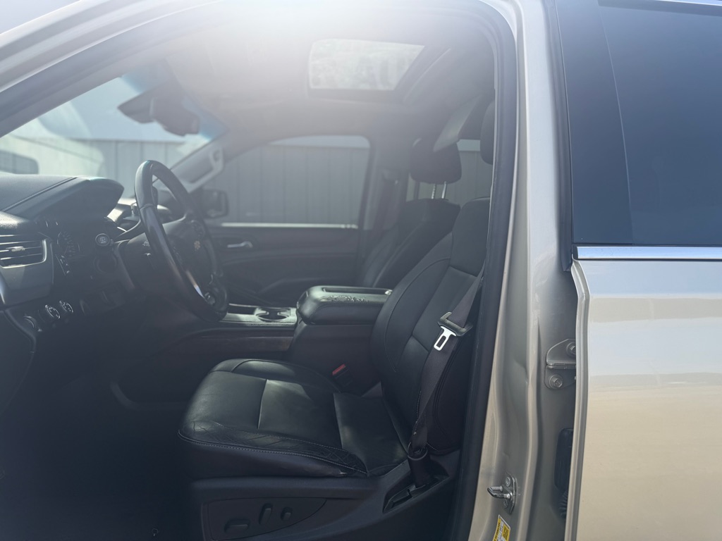 Photo 7 of this CHEVROLET SUBURBAN