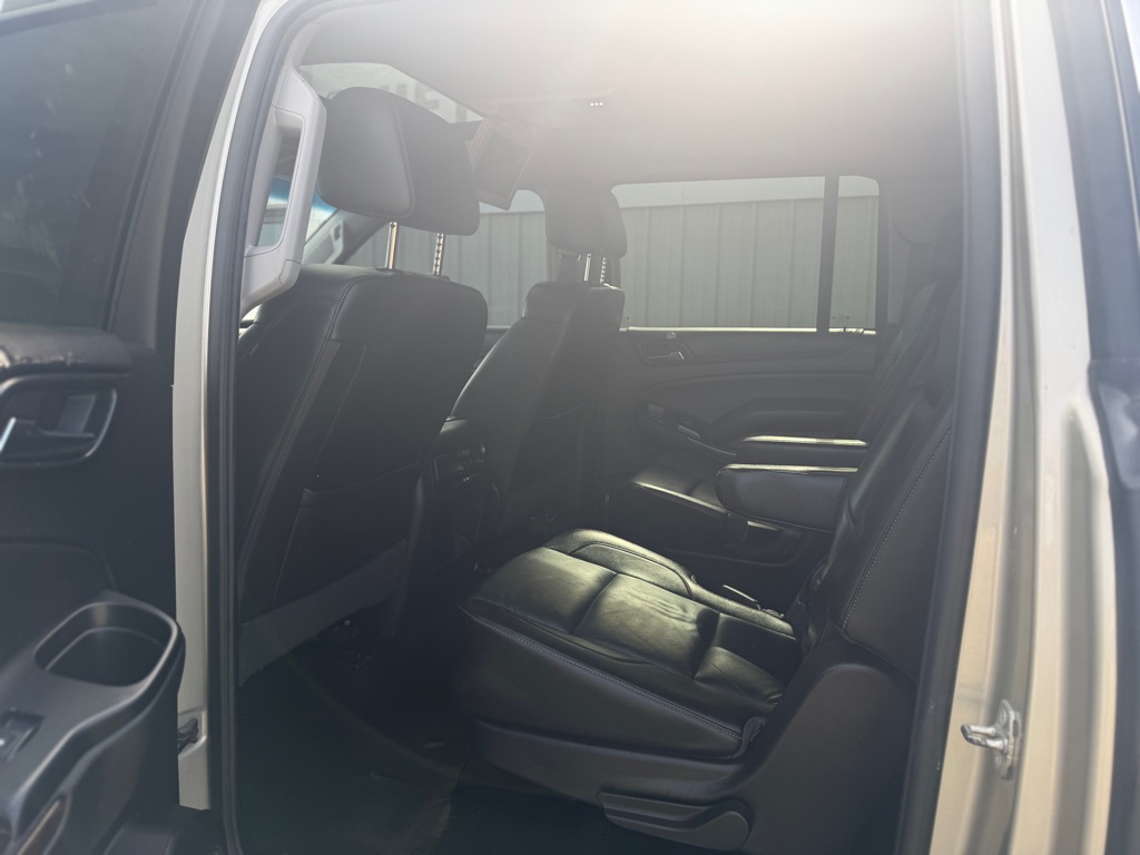 Photo 6 of this CHEVROLET SUBURBAN
