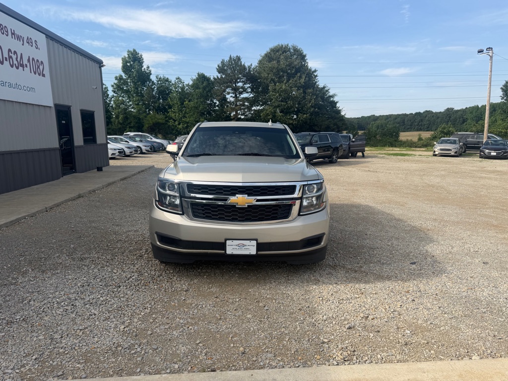 Photo 2 of this CHEVROLET SUBURBAN