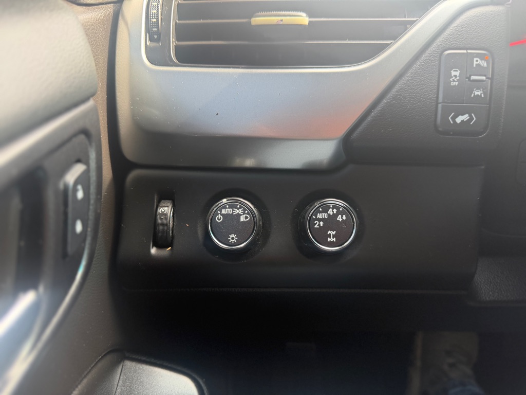 Photo 11 of this CHEVROLET SUBURBAN