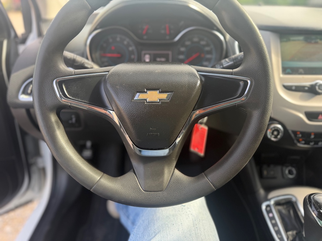 Photo 9 of this CHEVROLET CRUZE