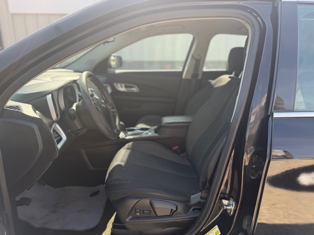 Photo 6 of this CHEVROLET EQUINOX
