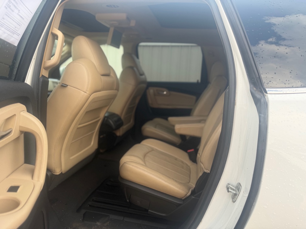 Photo 6 of this CHEVROLET TRAVERSE