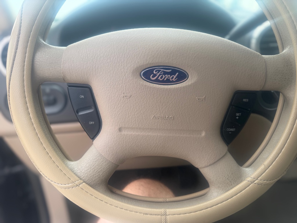 Photo 10 of this FORD EXPEDITION
