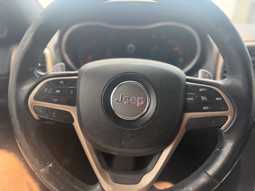 Photo 8 of this JEEP GRAND CHEROKEE