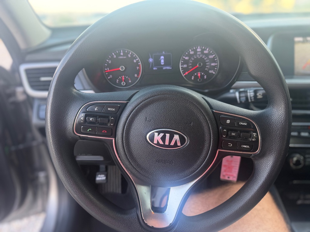 Photo 9 of this KIA OPTIMA