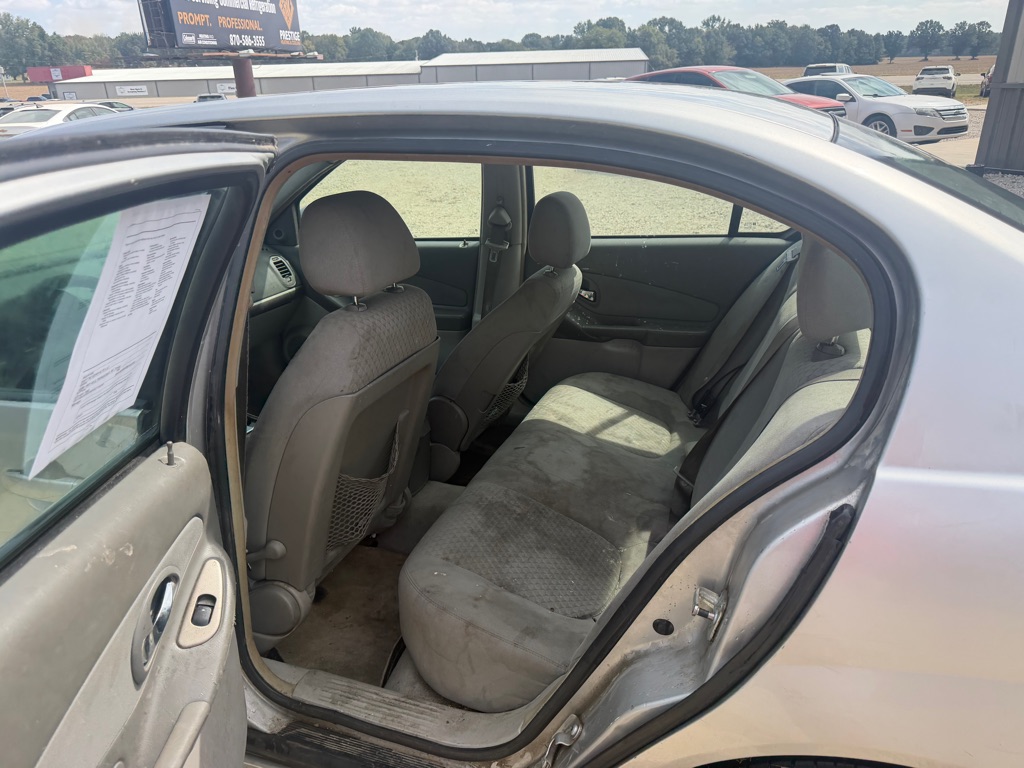 Photo 5 of this CHEVROLET MALIBU