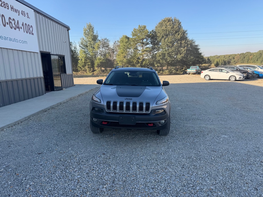Photo 2 of this JEEP CHEROKEE