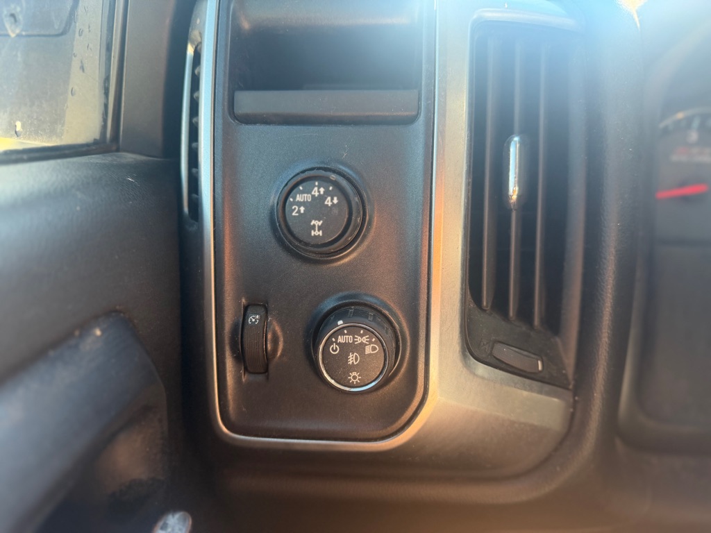 Photo 9 of this CHEVROLET SILVERADO 1500