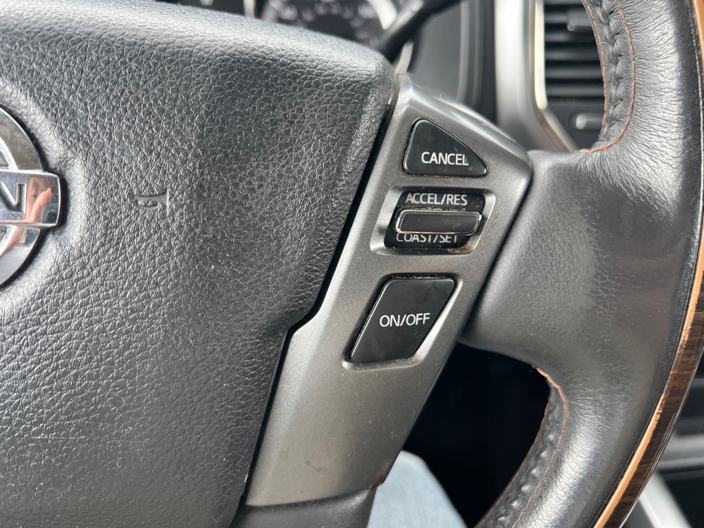 Photo 20 of this NISSAN TITAN