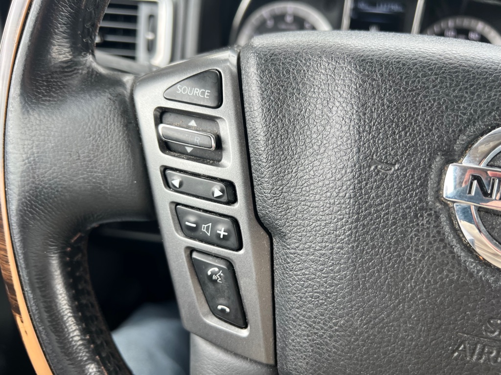 Photo 19 of this NISSAN TITAN