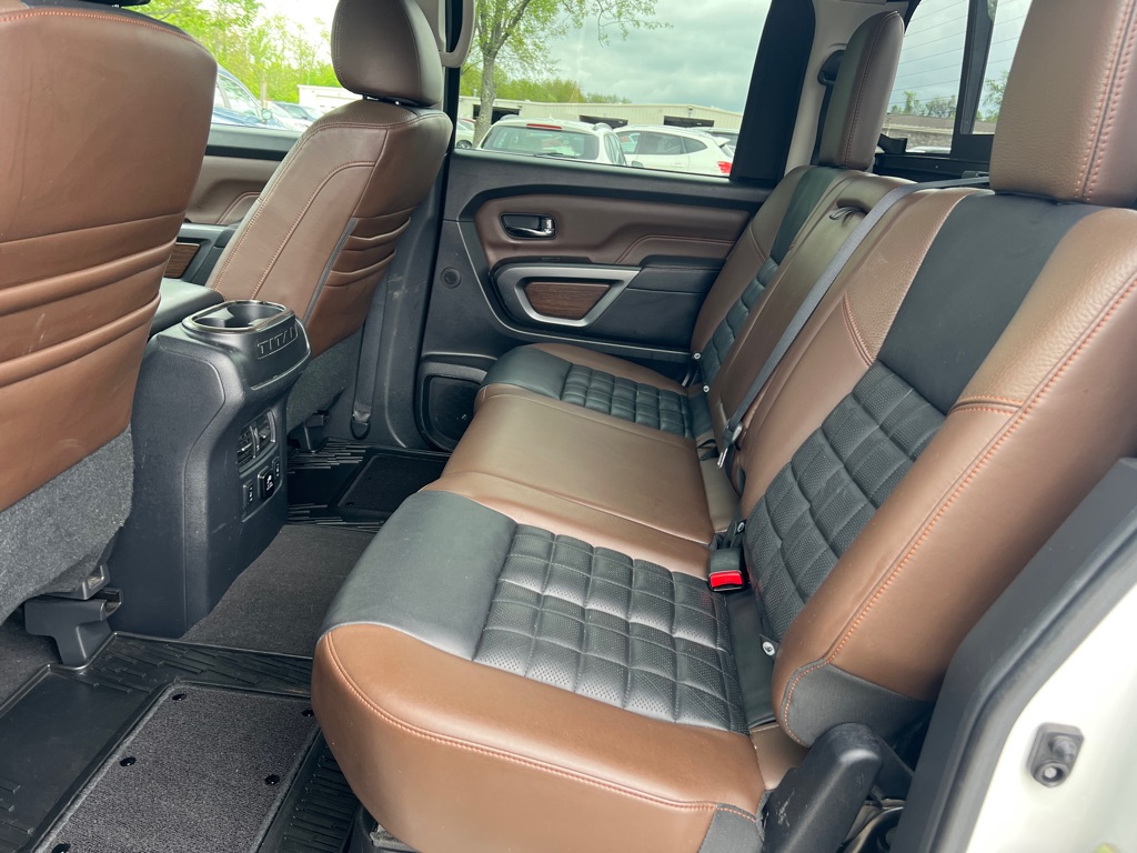 Photo 10 of this NISSAN TITAN