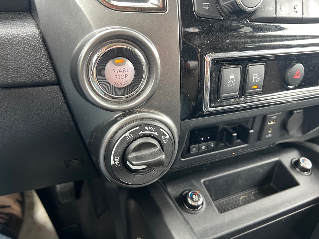 Photo 16 of this NISSAN TITAN