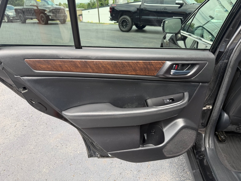 Photo 16 of this SUBARU OUTBACK