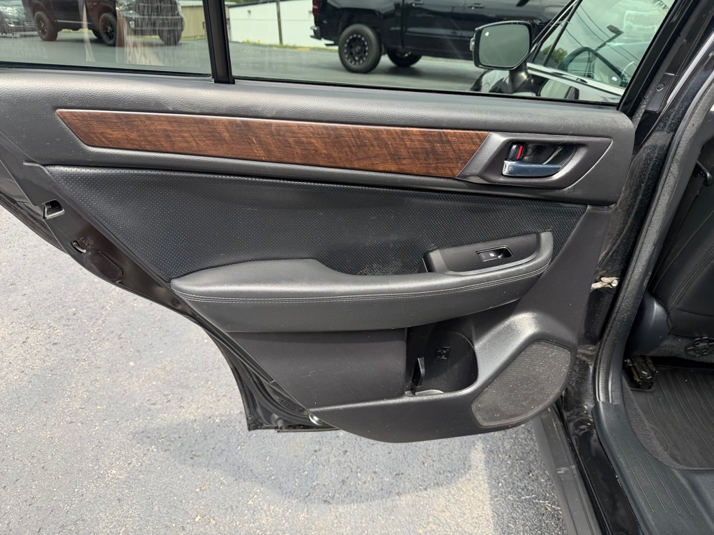 Photo 18 of this SUBARU OUTBACK
