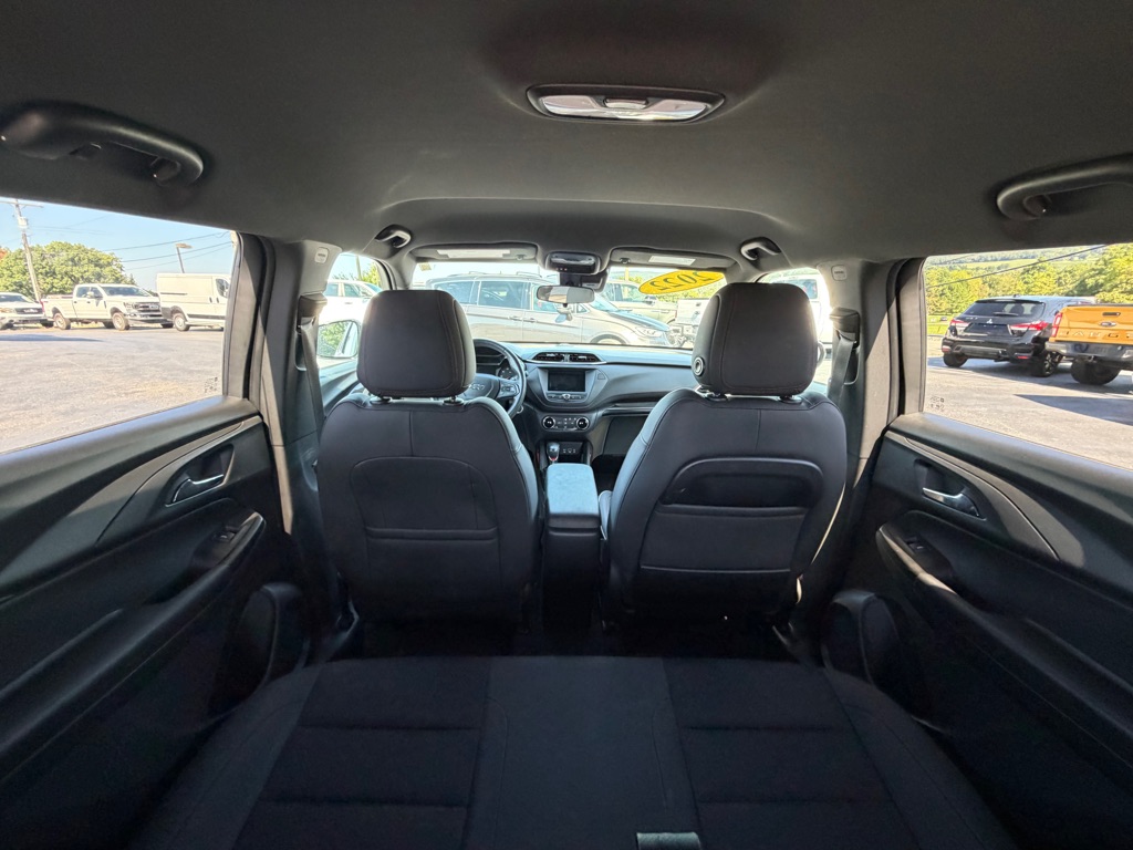 Photo 22 of this CHEVROLET TRAILBLAZER