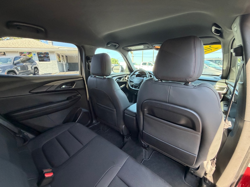 Photo 24 of this CHEVROLET TRAILBLAZER