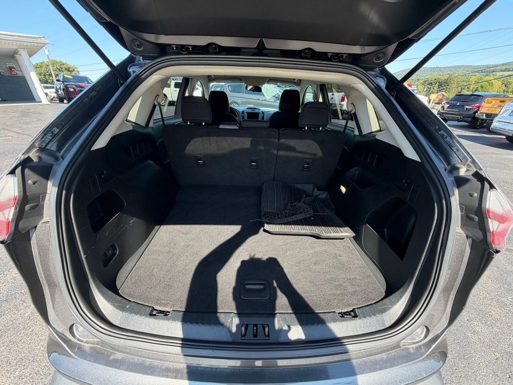 Photo 16 of this FORD EDGE