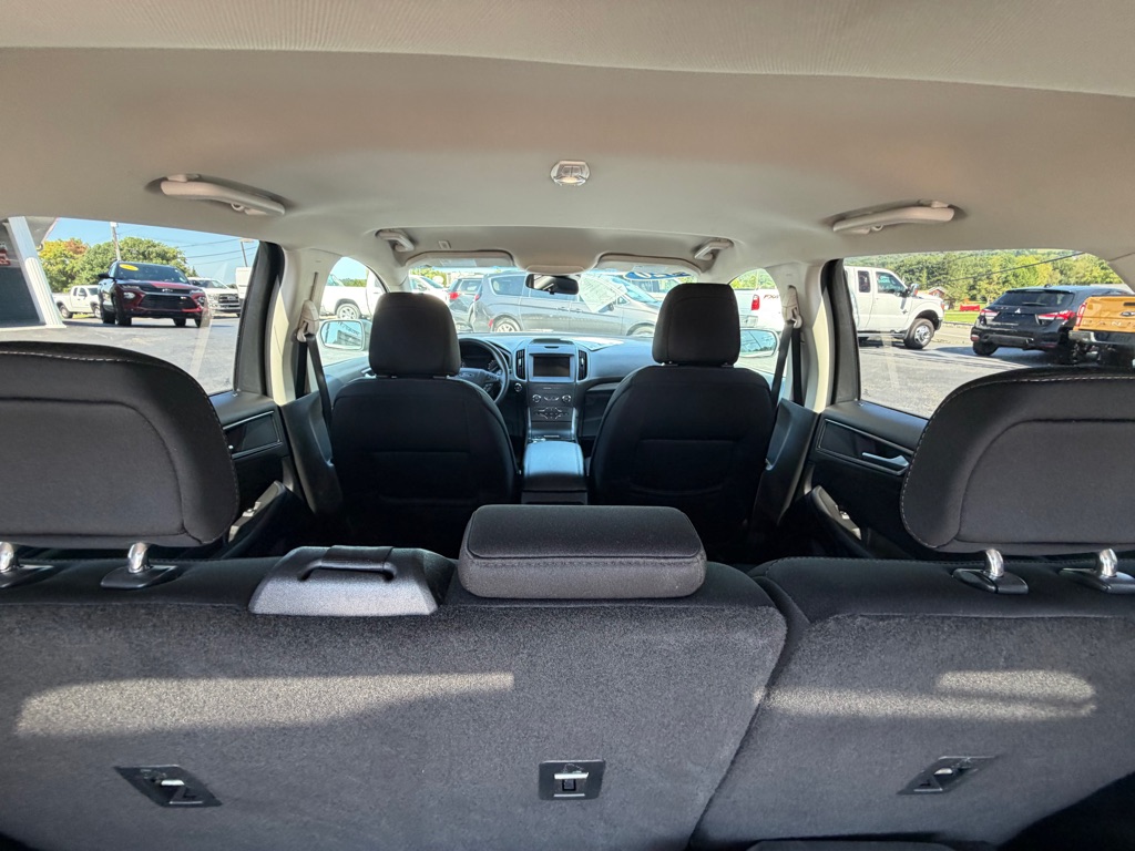 Photo 17 of this FORD EDGE