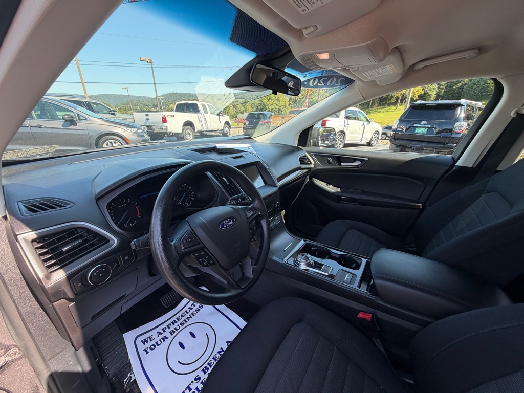 Photo 9 of this FORD EDGE