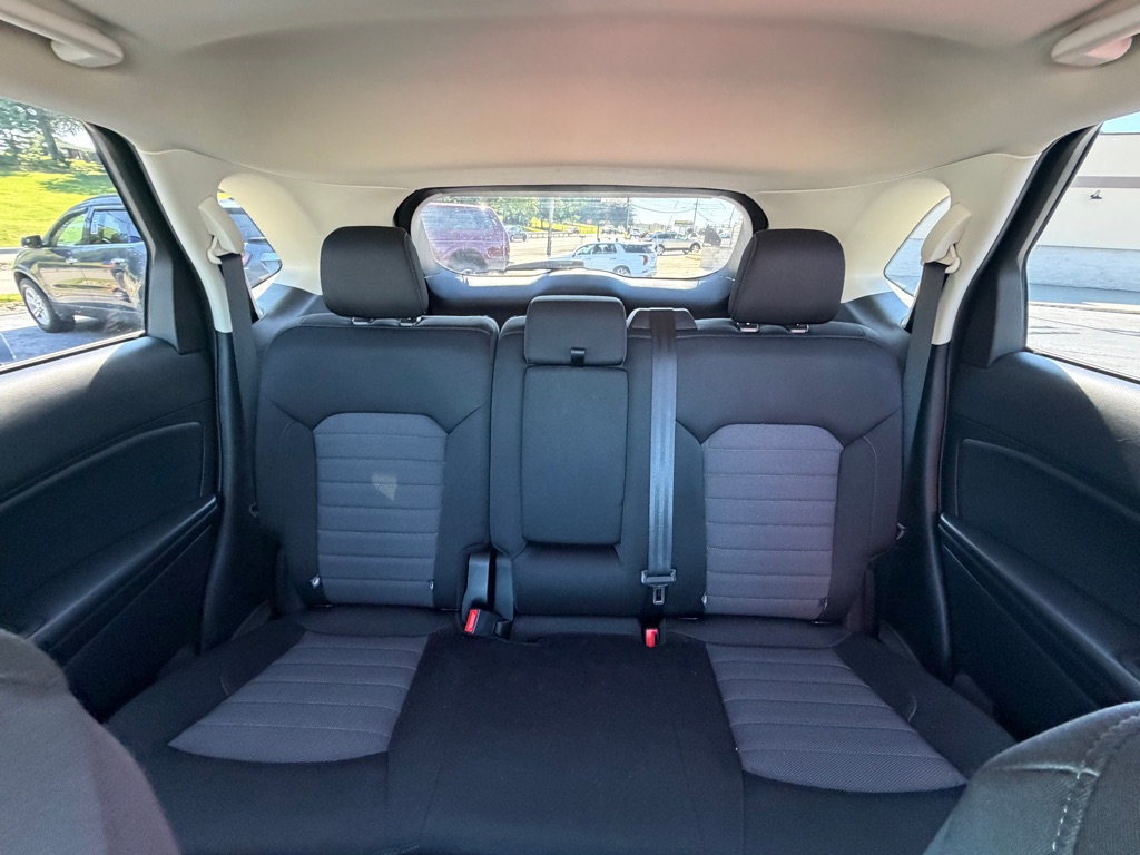 Photo 12 of this FORD EDGE