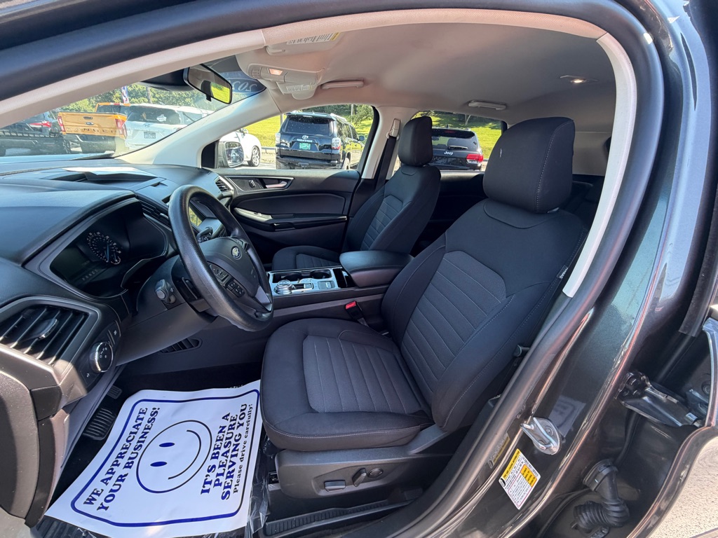 Photo 10 of this FORD EDGE