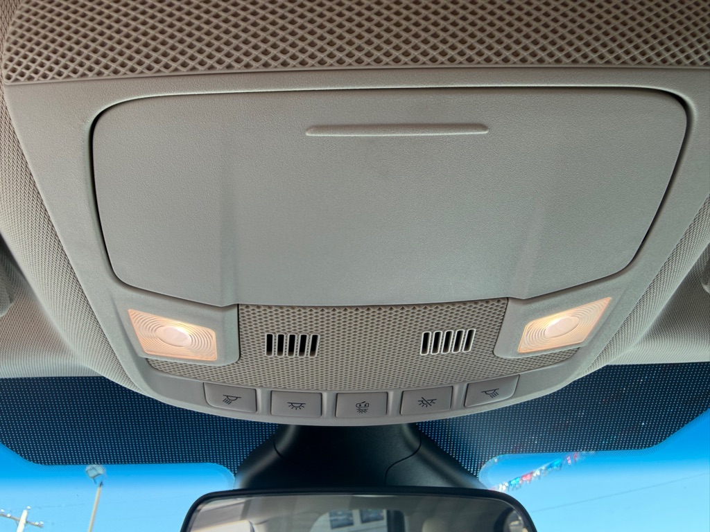 Photo 33 of this FORD EDGE
