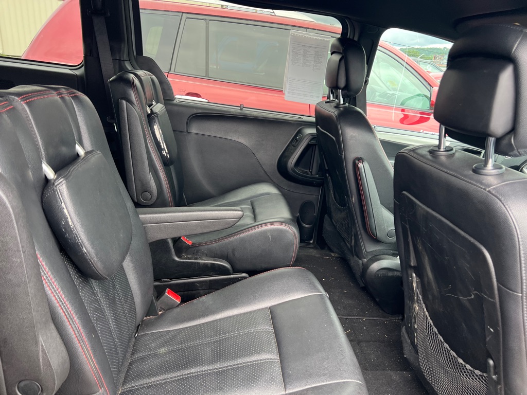 Photo 6 of this DODGE GRAND CARAVAN