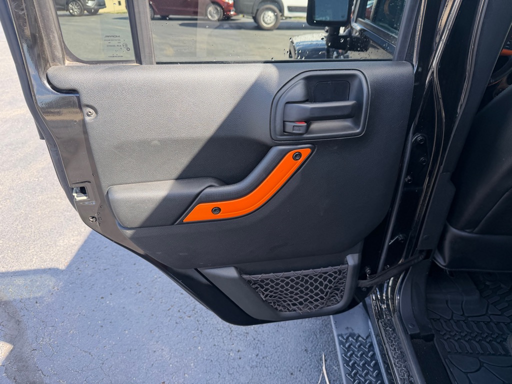 Photo 17 of this JEEP WRANGLER UNLIMI