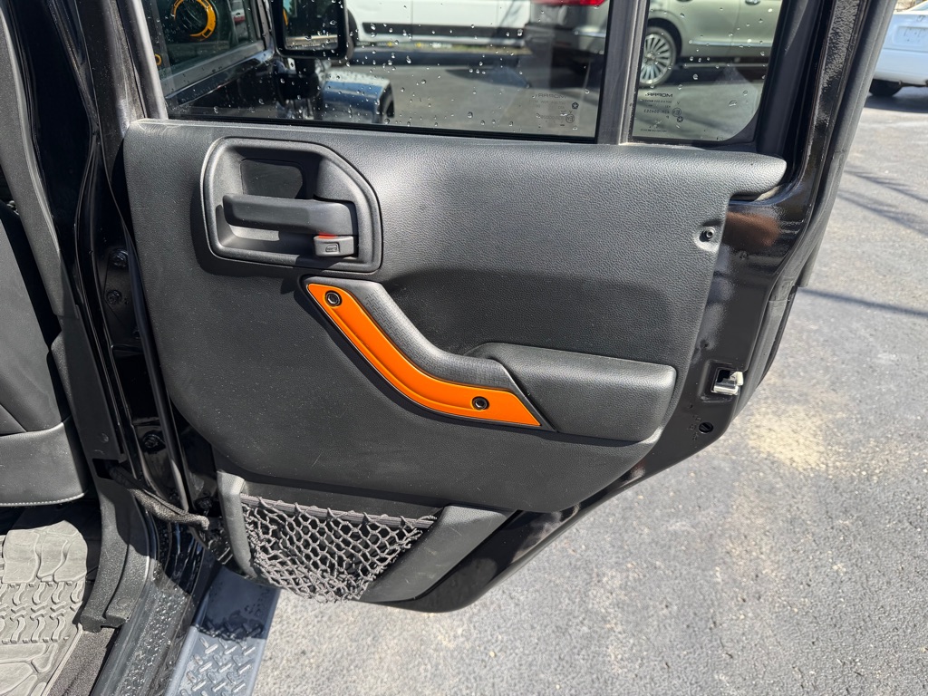Photo 26 of this JEEP WRANGLER UNLIMI