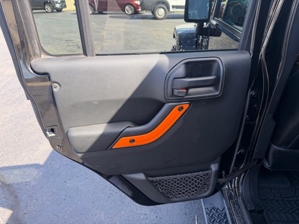 Photo 20 of this JEEP WRANGLER UNLIMI
