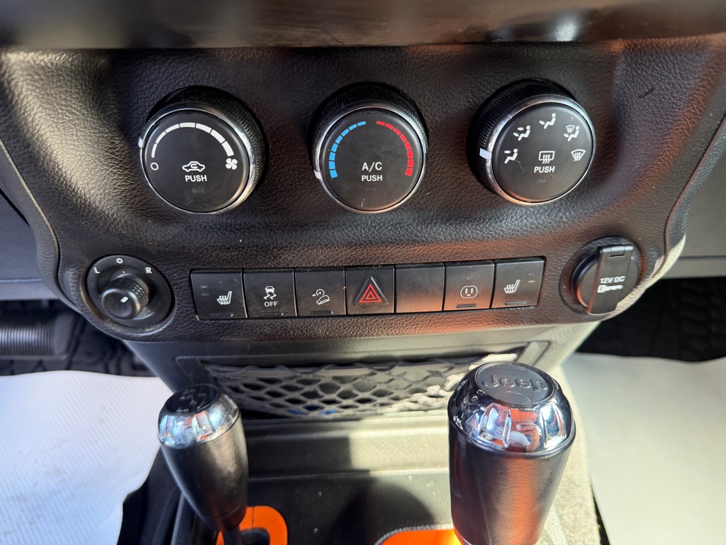 Photo 37 of this JEEP WRANGLER UNLIMI
