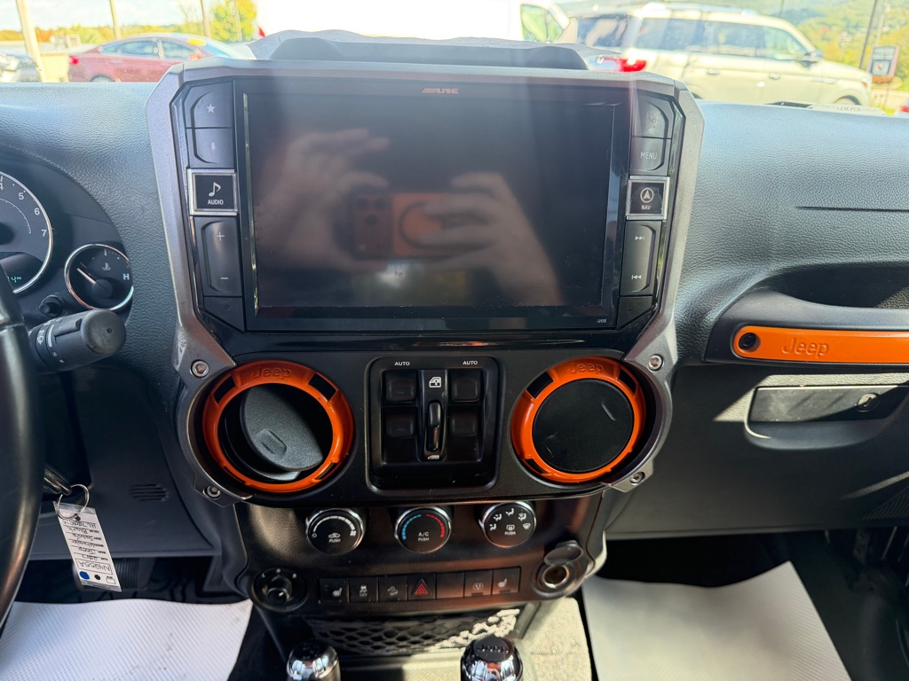 Photo 35 of this JEEP WRANGLER UNLIMI