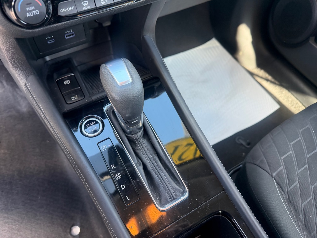 Photo 28 of this NISSAN KICKS