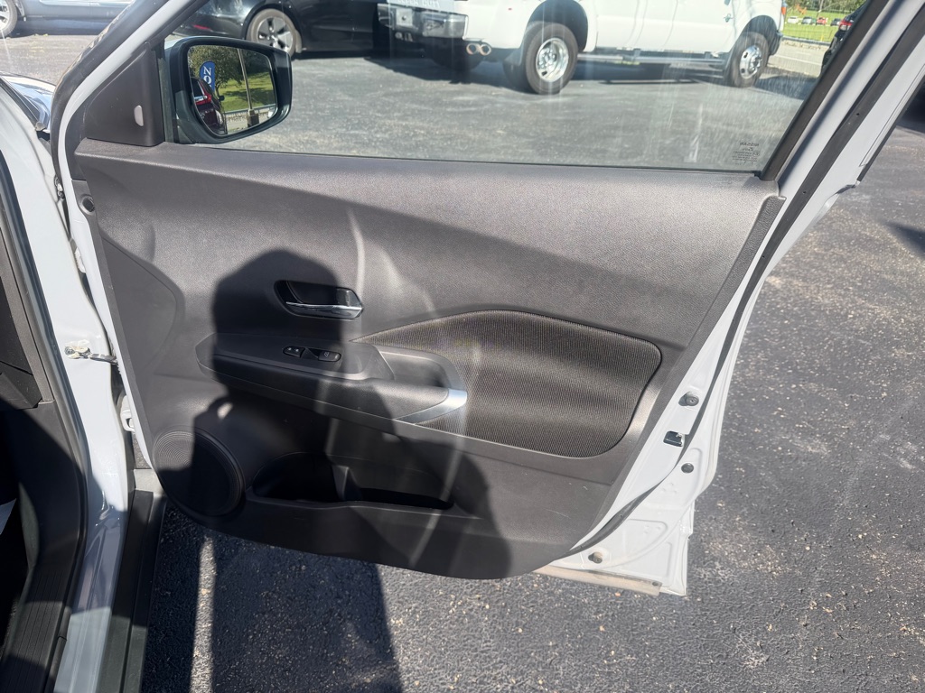 Photo 22 of this NISSAN KICKS