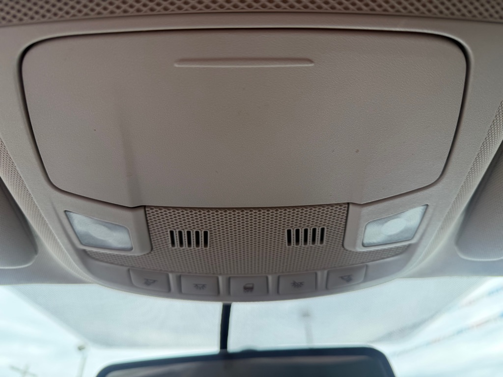 Photo 33 of this FORD FUSION