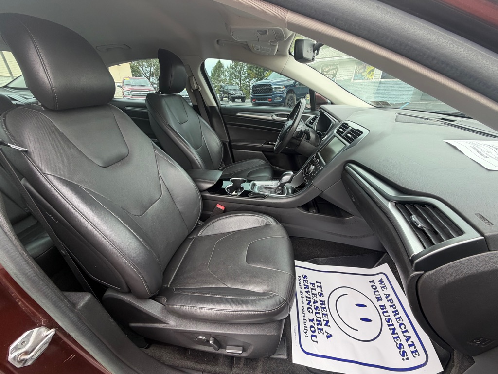 Photo 21 of this FORD FUSION