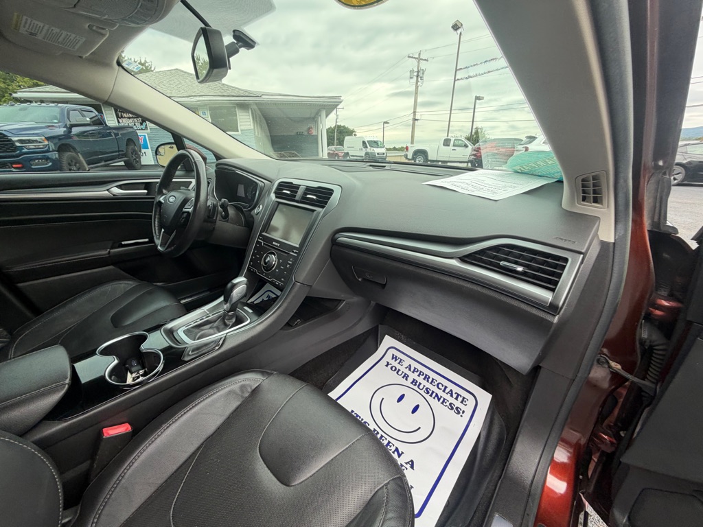 Photo 22 of this FORD FUSION