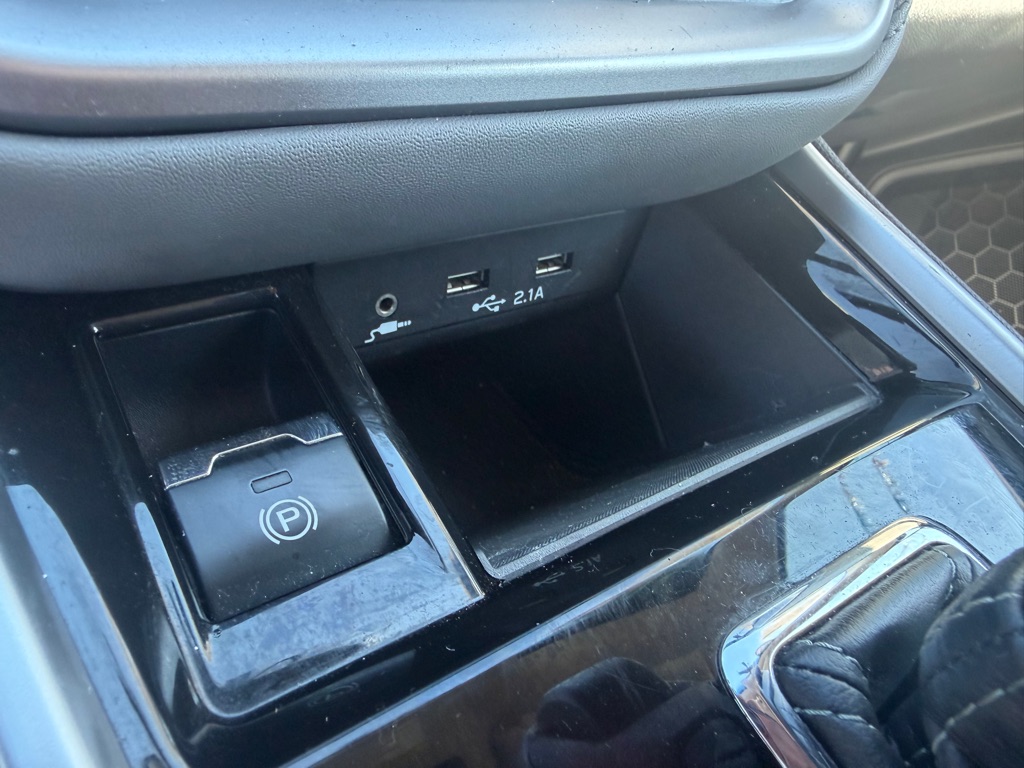 Photo 35 of this SUBARU LEGACY