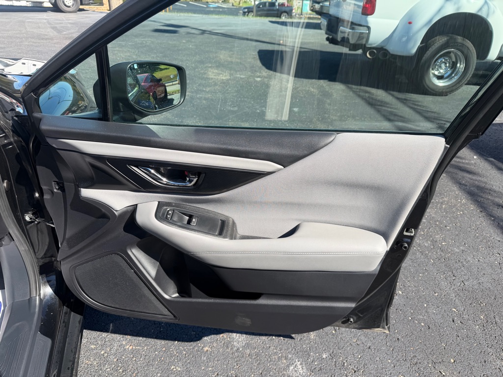 Photo 23 of this SUBARU LEGACY