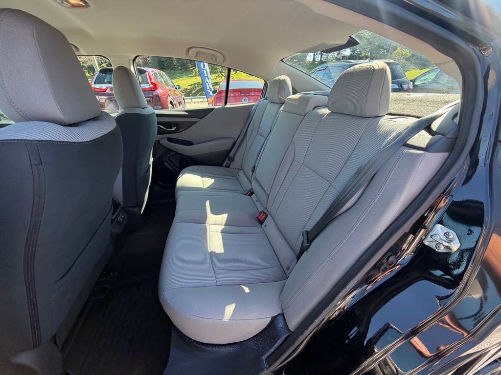 Photo 13 of this SUBARU LEGACY
