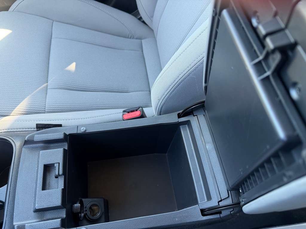 Photo 34 of this SUBARU LEGACY