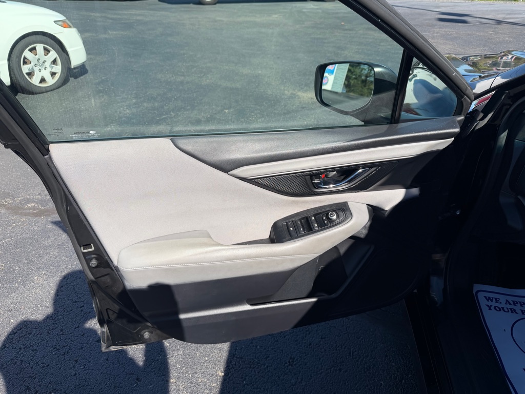 Photo 11 of this SUBARU LEGACY
